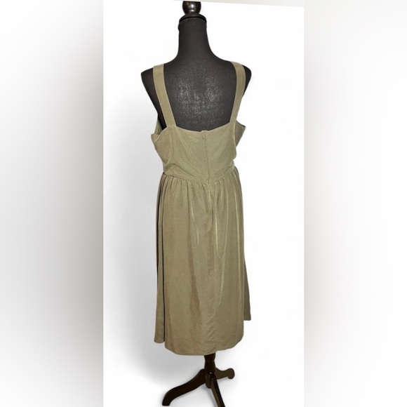 Nicole Miller Sage Green Midi Dress Rayon Cottagecore Size 10 - Picture 2 of 8